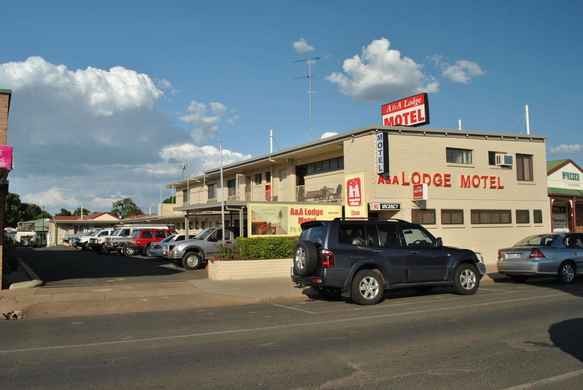 A&A Lodge Motel Emerald Eksteriør billede